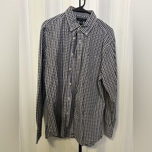 Men’s Tommy Hilfiger button down shirt